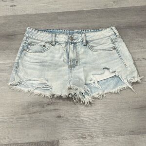 AMERICAN EAGLE STRIGID 4” PERFECT RIPPED DENIM SHORTS